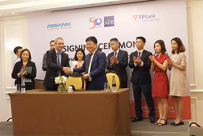 Sức mạnh tín dụng và uy tín của TPBank gia tăng cùng với sự hợp tác với các nhà đầu tư ngoại.