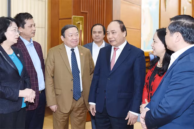 Thủ tướng Nguyễn Xuân Phúc và các đại biểu. Ảnh: VGP/Quang Hiếu