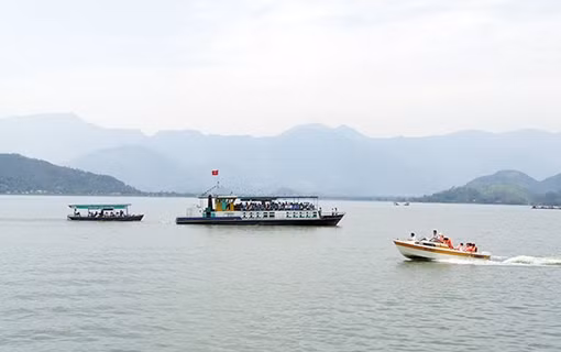 Hồ Núi Cốc, động 3 cây thông và huyền thoại tình yêu