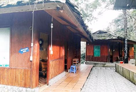 Cơ sở tắm lá thuốc người Dao của anh Lý Láo Lở. Cơ sở tắm lá thuốc người Dao của anh Lý Láo Lở.
