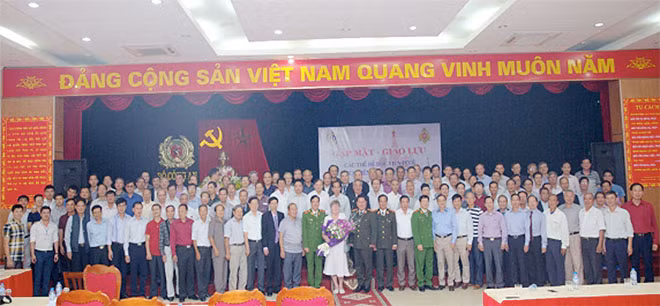 Các cựu học viên Cảnh sát PCCC từng học tập tại Liên bang Nga dự buổi gặp mặt.