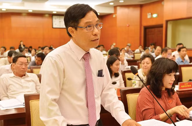 Đại biểu dự họp chất vấn lãnh đạo thành phố. Đại biểu dự họp chất vấn lãnh đạo thành phố.