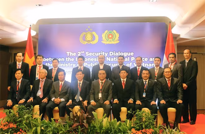 Các đại biểu Việt Nam và Indonesia tham dự Đối thoại.