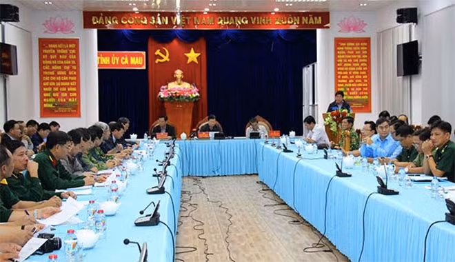Đoàn công tác làm việc cùng tỉnh Cà Mau.