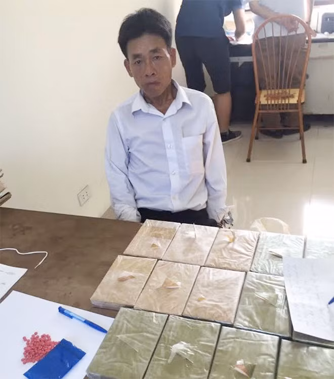 Đối tượng Mùa và tang vật.