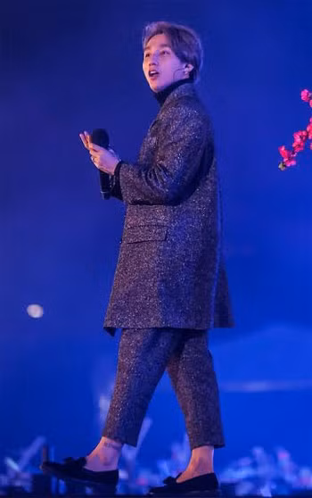Tuy nhiên, ngay sau đó anh trở lại đúng thương hiệu Sơn Tùng M-TP với các bản hit khiến các fan của anh như 'nổ tung'.