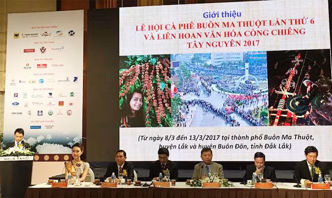 Lễ hội Cà phê Buôn Ma Thuột diễn ra từ ngày 8-3 đến ngày 13-3 tại TP Buôn Ma Thuột. Lễ hội Cà phê Buôn Ma Thuột diễn ra từ ngày 8-3 đến ngày 13-3 tại TP Buôn Ma Thuột.