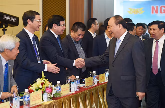 Thủ tướng và các nhà đầu tư tham dự Hội nghị.