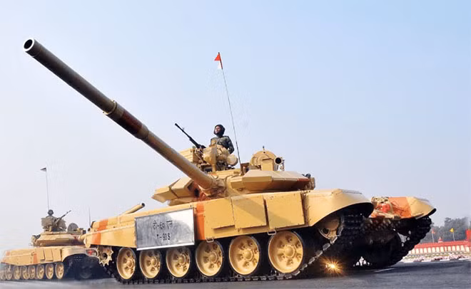 Xe tăng Ấn Độ.