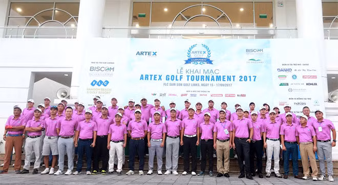 Giải năm nay có sự góp mặt của hơn 600 golf thủ và tổng giá trị các giải thưởng lên đến 20 tỷ đồng. Giải năm nay có sự góp mặt của hơn 600 golf thủ và tổng giá trị các giải thưởng lên đến 20 tỷ đồng.