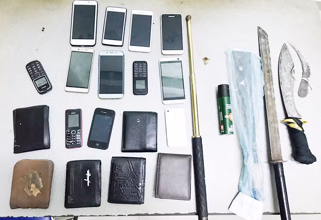 Tang vật các vụ cướp.