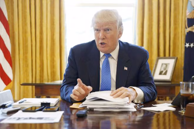 Tổng thống Donald Trump trả lời phỏng vấn hãng tin Reuters hôm 23-2. Ảnh: Reuters.