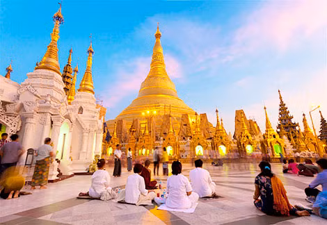 Chùa Shwedagon - ngôi chùa Phật khổng lồ ở thành phố Yangon.