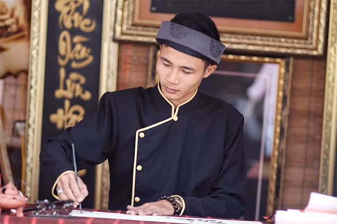 Ông đồ trẻ tuổi.