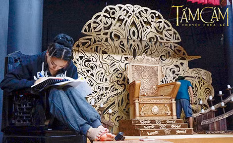Vân trên phim trường "Tấm Cám: Chuyện chưa kể". Vân trên phim trường "Tấm Cám: Chuyện chưa kể".