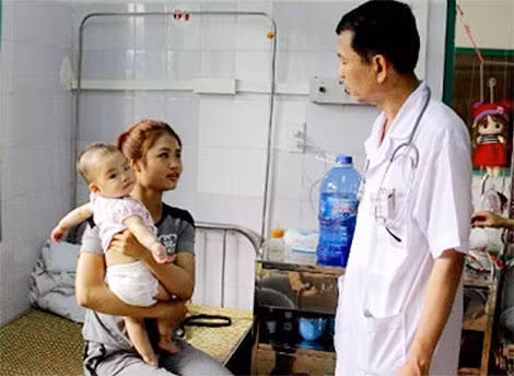 Cháu Thảo đang được theo dõi tại bệnh viện. Cháu Thảo đang được theo dõi tại bệnh viện.