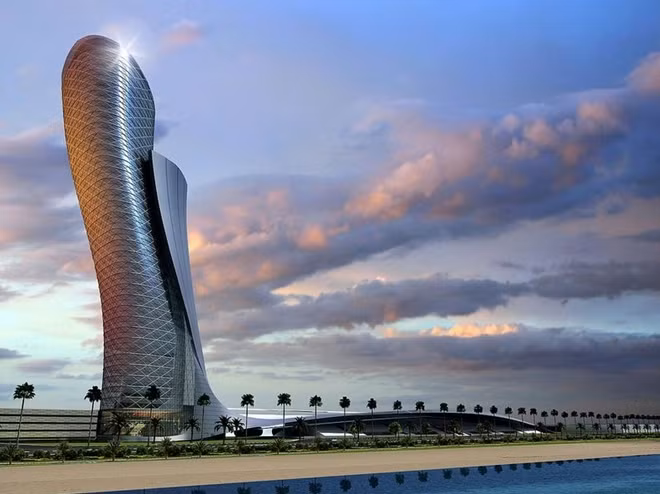 Cuốn sách Guinness Book of World Records chứng nhận Capital Gate là "tháp do con người tạo dựng nghiêng nhất thế giới".