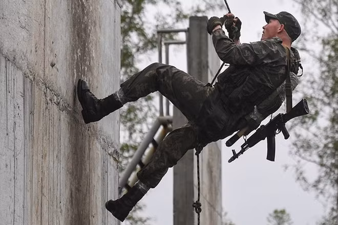 Vượt chướng ngại vật