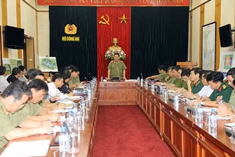 Thứ trưởng Bùi Văn Thành phát biểu tại buổi làm việc.