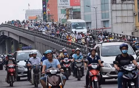 Hình ảnh kiểm tra cầu vượt thép Lăng Cha Cả sau sự cố.
