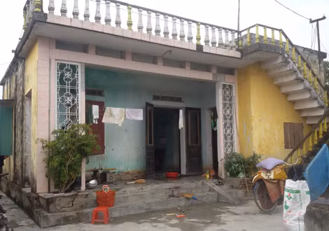Căn nhà đơn sơ của gia đình chị Lý.