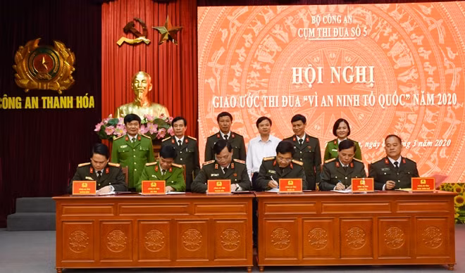 Các đơn vị trong Cụm Thi đua số 5 ký giao ước thi đua