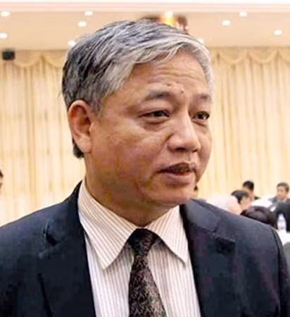 Thứ trưởng Doãn Mậu Diệp.