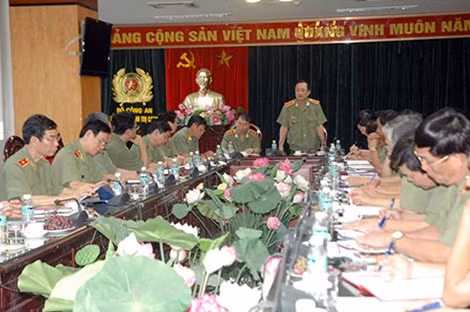 Toàn cảnh buổi làm việc.