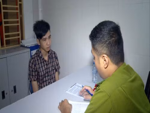 Đối tượng Nguyễn Đức Hảo tại cơ quan điều tra.