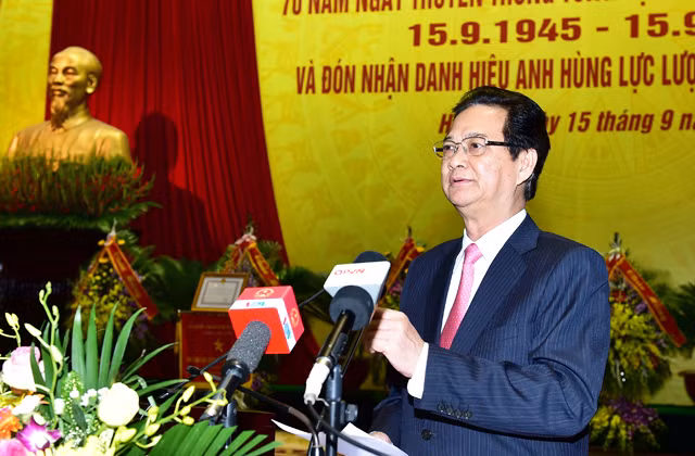 Thủ tướng Nguyễn Tấn Dũng phát biểu tại Lễ kỷ niệm 70 năm Ngày truyền thống Tổng cục Công nghiệp quốc phòng. Ảnh VGP/Nhật Bắc. Thủ tướng Nguyễn Tấn Dũng phát biểu tại Lễ kỷ niệm 70 năm Ngày truyền thống Tổng cục Công nghiệp quốc phòng. Ảnh VGP/Nhật Bắc.