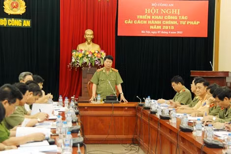 Thứ trưởng Bùi Văn Nam phát biểu tại hội nghị.