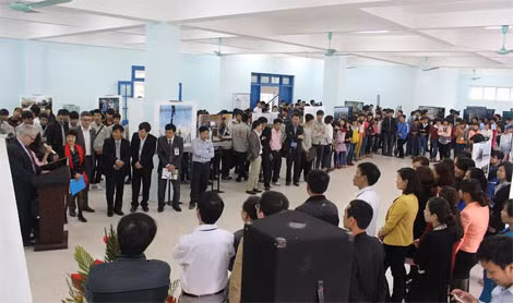 Hình ảnh tại triển lãm “Hành trình 20 năm hỗ trợ phát triển của AFD tại Việt Nam" và "60 giải pháp ứng phó với biến đổi khí hậu". Hình ảnh tại triển lãm “Hành trình 20 năm hỗ trợ phát triển của AFD tại Việt Nam" và "60 giải pháp ứng phó với biến đổi khí hậu".