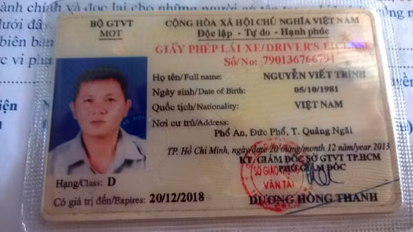 Biên bản và giấy phép lái xe giả của các tài xế bị lực lượng CSGT thu giữ. Biên bản và giấy phép lái xe giả của các tài xế bị lực lượng CSGT thu giữ.