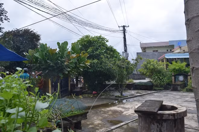 Đường dây điện hạ áp bị đứt
