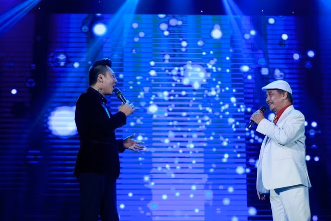 Hai thầy trò NSND Trần Hiếu song ca "Hà Nội và tôi".