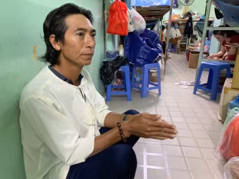 Cha mẹ bé O. ( anh Mười và chị Lan-ảnh-PV) xác nhận, cả nhà không có ai mắc bệnh tim mạch hay có triệu chứng mắc viêm cơ tim nguy hiểm như bé O. mắc phải.