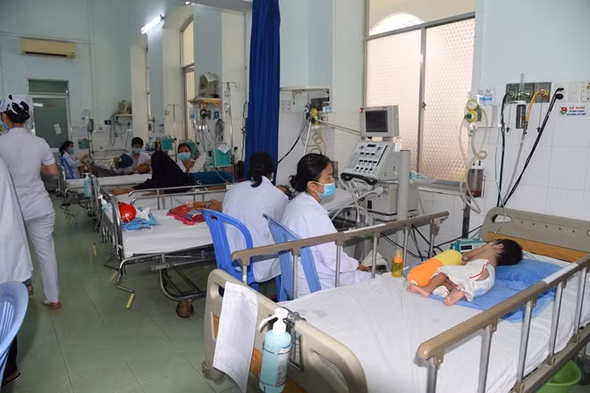 Bệnh Nhi mắc bệnh sởi được chăm sóc tại bệnh viện Nhi đồng 1, TPHCM.