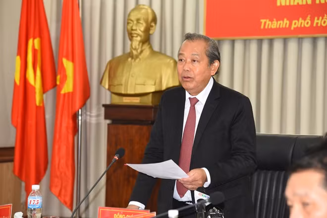 Phó thủ tướng Thường trực Chính phủ Trương Hoà Bình phát biểu chỉ đạo tại buổi làm việc với BV 175.