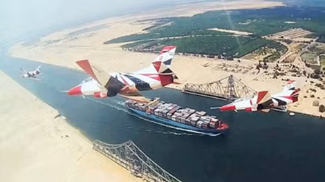 Kênh đào Suez mới đi vào hoạt động đã khẳng định khả năng tự lực phát triển của Cairo với những phương tiện “không phải đi vay mượn”.