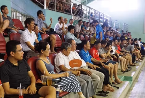 Khán giả, nguồn động lực tiếp sức cho các VĐV đi đến những trận đấu cuối cùng.