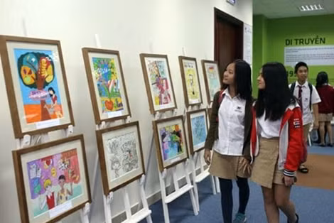 Các tác phẩm của học sinh trường Trung học Vinschool.