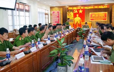 Toàn cảnh buổi làm việc.