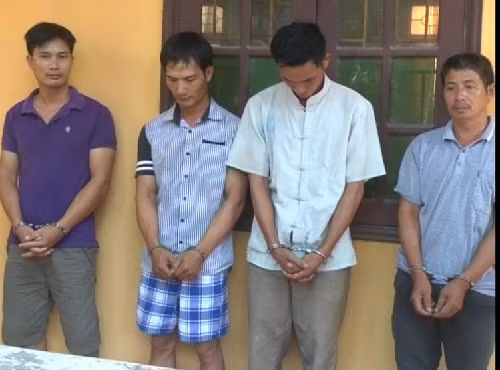 4 đối tượng bị bắt giữ tại cơ quan điều tra.