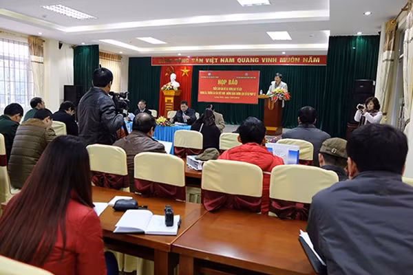 Toàn cảnh buổi họp báo.