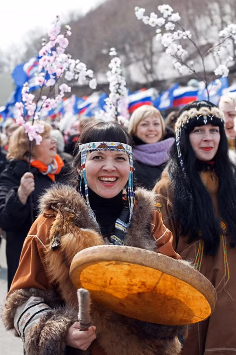 Cư dân Petropavlovsk-Kamchatsky ăn mừng ngày Quốc tế lao động.