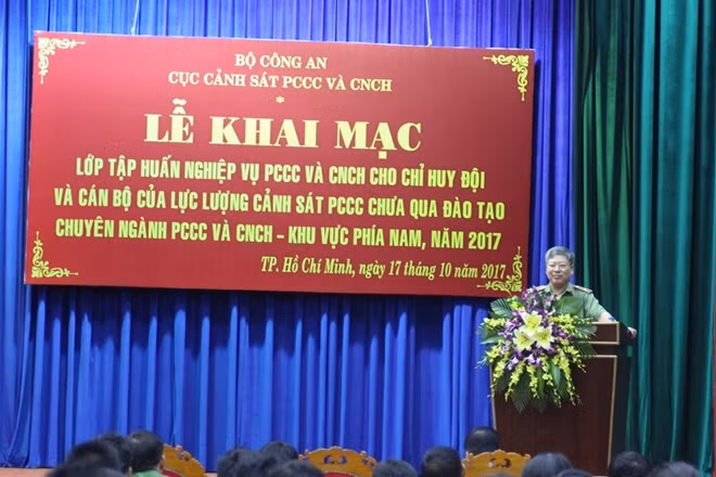 Thiếu tướng Nguyễn Văn Ly, Cục trưởng Cục X14 phát biểu ý kiến.