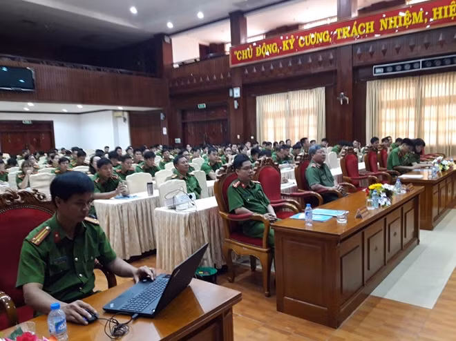 Quang cảnh lớp tập huấn.