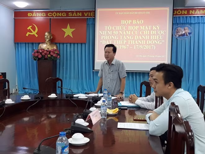 Ông Nguyễn Văn Út, Chánh văn phòng UBND huyện Củ Chi thông tin về đợt kỷ niệm.