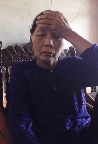 Bà Đồng Thị Mùi cạn kiệt sức lực với nỗi đau mất con, mất cháu.