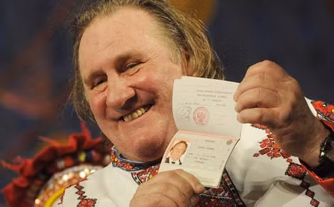 Siêu minh tinh G. Depardieu bày tỏ niềm vui khi được sở hữu hộ chiếu Nga.